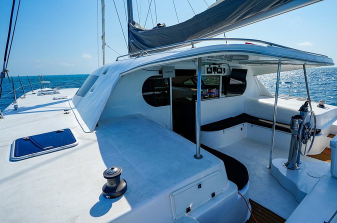 Laura Catamaran Private Tour to Isla Mujeres - Snorkeling at Meco and the northern beach: what to expect