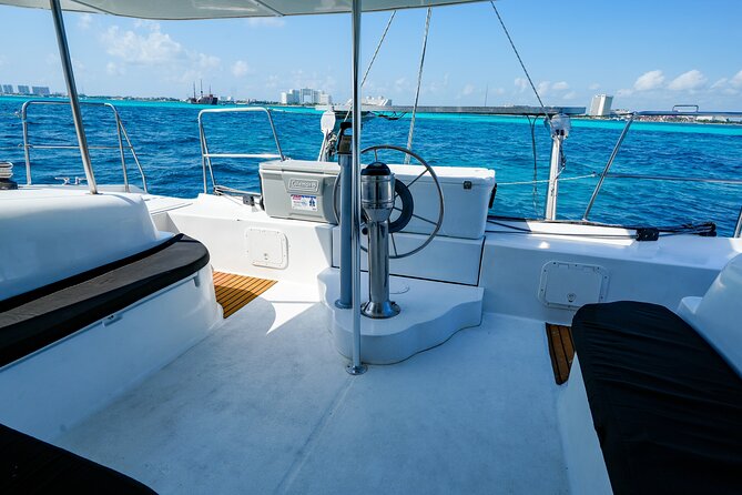 Laura Catamaran Private Tour to Isla Mujeres - Where you meet and how the day stays simple
