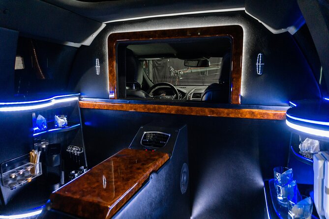Lincoln Strecth Limo from Costa Mujeres to Cancun Airport - Price Value: When $153 Feels Like a Smart Move