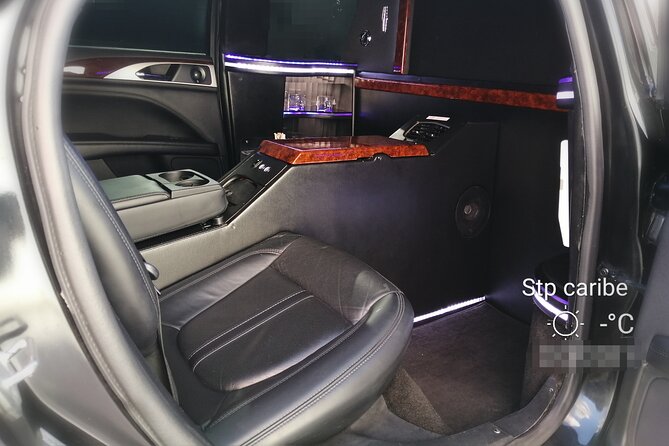 Lincoln Strecth Limousine with Wi Fi on board - Value check: $128 for two, and what you are paying for