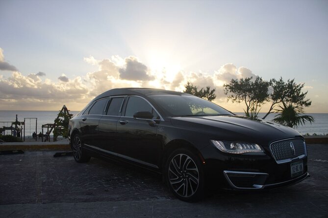 Lincoln Stretch limo from Cancun Hotel Zone to Cancun Airport - Pickup at the Hotel Lobby: What to Do to Avoid the 10-Minute Problem