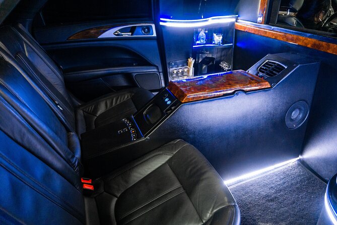 Lincoln Stretch limo from Cancun Hotel Zone to Cancun Airport - Value Check: When $128 per Group Feels Fair