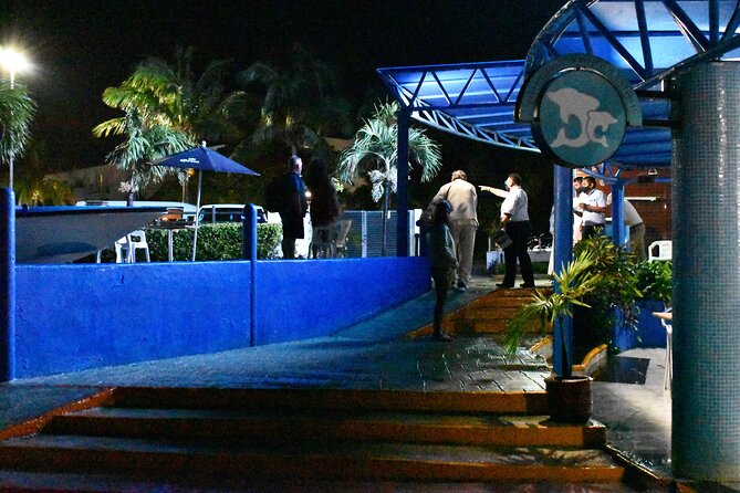 Live a Romantic Night Cruise Dinner at COLUMBUS (open bar included) - Group Size and Atmosphere on Board