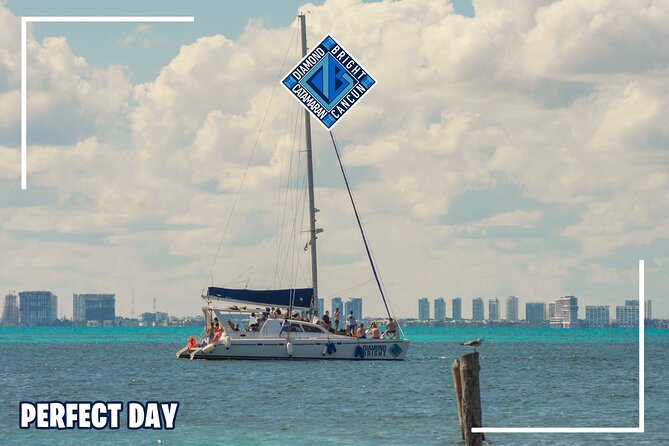 Luxury Catamaran tour to isla mujeres with transportation from Tulum - Spinnaker activity: the optional view with extra energy
