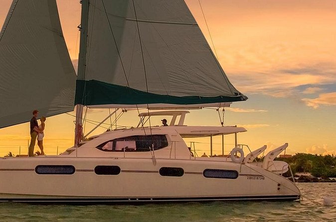 Luxury Sailboat at Sunset in Cancun - A 2.5-hour Cancun sunset cruise with wine and an open bar