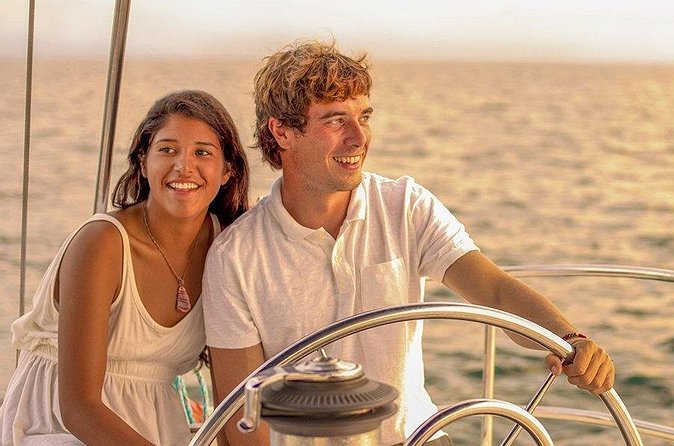 Luxury Sailboat at Sunset in Cancun - The onboard vibe: small group size, comfort, and cleanliness concerns