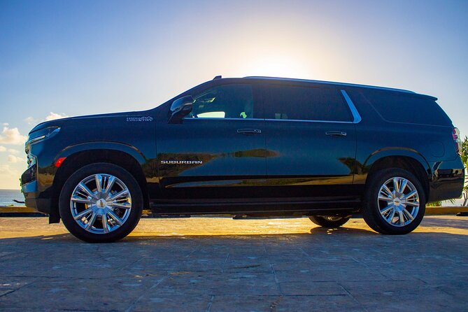 Luxury Suv Departures from Cancun Hotel Zone to Airport - Hotel Lobby Meeting: How the 10-Minute Wait Changes Your Game Plan