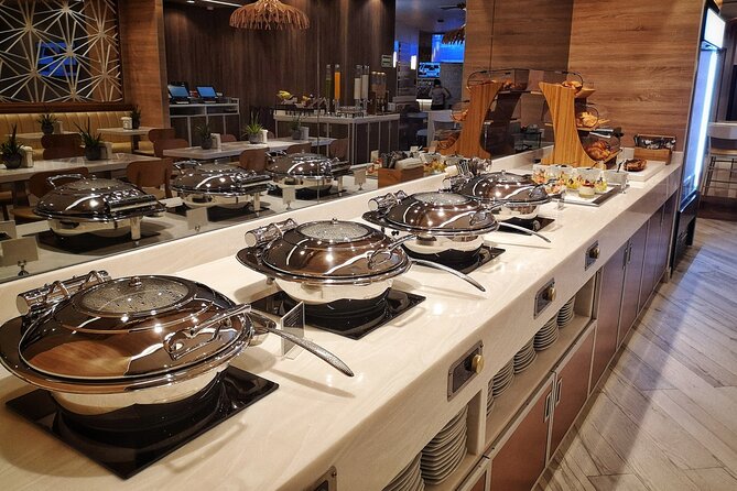 Mera VIP Lounge at Cancun International Airport - Food and open bar: good value, plus a few limits to know