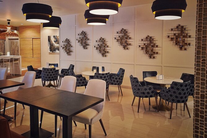 Mera VIP Lounge at Cancun International Airport - Bathrooms, showers, and smoking areas: the details that change your mood