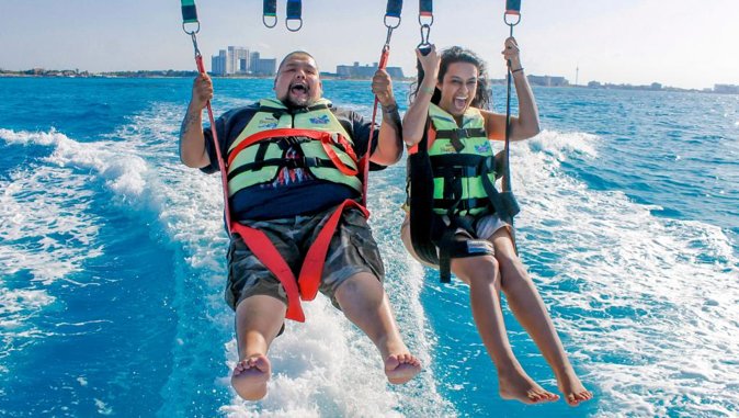 Parasailing Tour - The 10 to 12 minute flight: Hotel Zone, lagoon, and Isla Mujeres