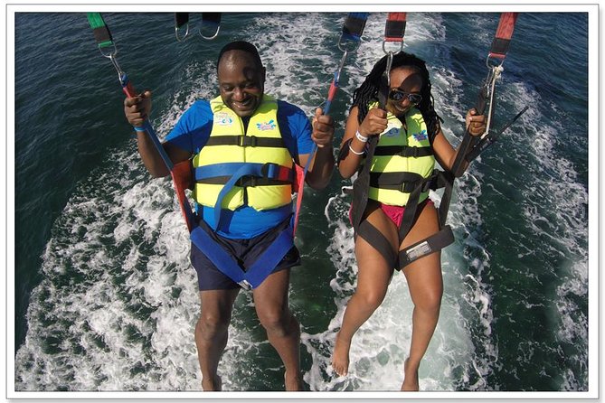 Parasailing Tour - Timing: 10 minutes in the air, 40 to 60 minutes overall