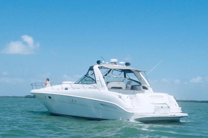 Private 50FT Yacht Rental in Cancún P8 - Onboard Comfort: Space, Crew Care, and the Stuff You Don’t Think About