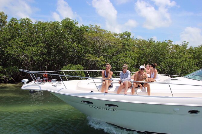 Private 50FT Yacht Rental in Cancún P8 - Crew, Celebrations, and Last-Minute Adjustments