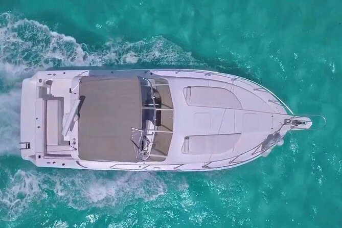 Private Cancun Yacht Tour 42ft up to 8 pax - Cruising the Bahía Nichupté channels for real water views