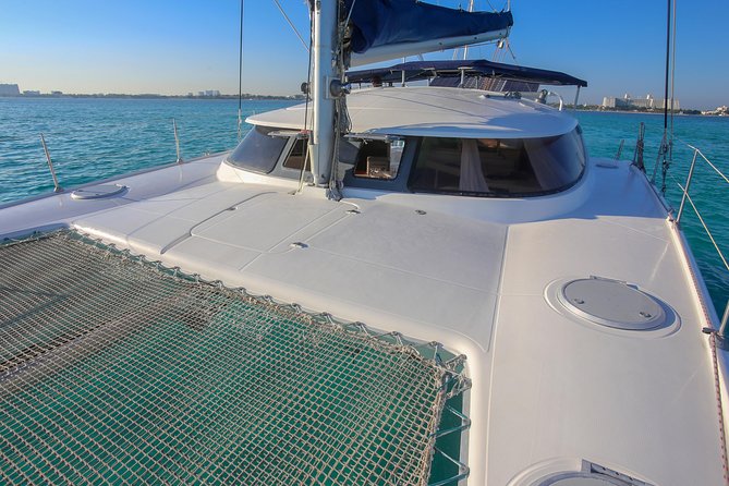 Private Catamaran from Cancun to Isla Mujeres | For up to 30 pepl - Open bar on a sail day, the drinking age and the vibe