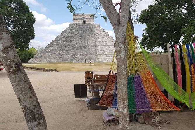 Private Chichen Itza Tour - Valladolid in one hour: pastel plazas and the Cathedral of San Servacio