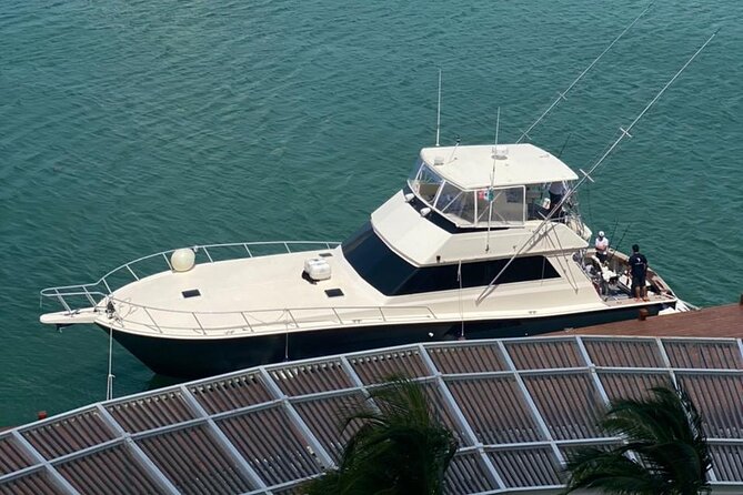 Private Full Day Tour by Yatch in Cancún - Drinks and onboard comfort, the included quantities matter