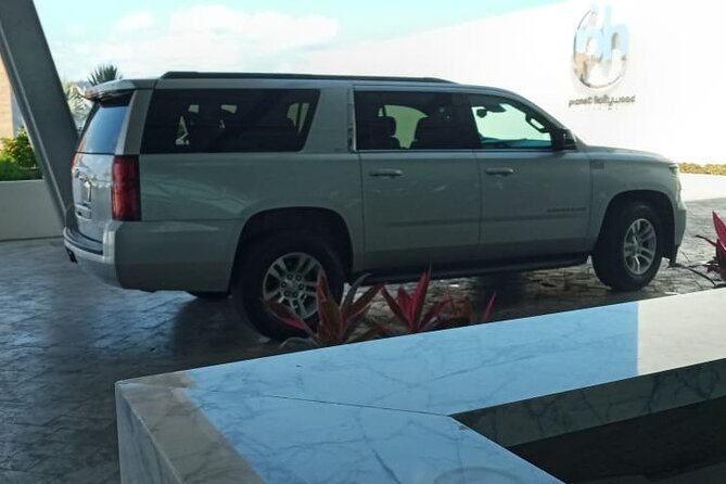 Private luxury transportation from CUN Airport to Puerto Morelos - How mobile ticket and group discounts can help