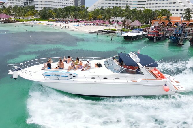 Private Luxury Yacht 55FT Rental in Cancun - Nichupte Lagoon cruising: mangroves, calmer water, and instant “vacation mode”