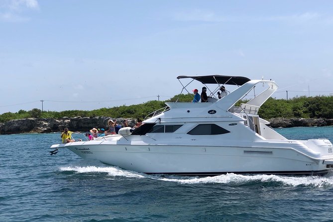 Private SeaRay 47ft Yacht Rental Cancun 23P6 - What’s Included Onboard: Crew, Snorkel Gear, and Drinks