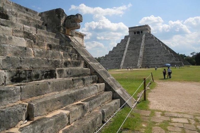 Private Tour: Chichen Itza Archeological Zone from Cancun - Choosing a guide at Chichen Itza: guided meaning vs self-guided freedom