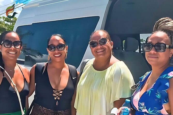 Private Transfer Cancun-Playa del Carmen/Ferry/Puerto Aventuras - Comfort and vehicle notes: clean, air-conditioned, but check the seat details if you need child restraints