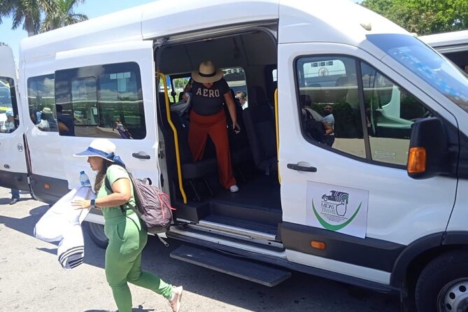 Private Transfer from ATO Cancun to Hotel Zone - If you cannot find the driver: your bar-based backup plan