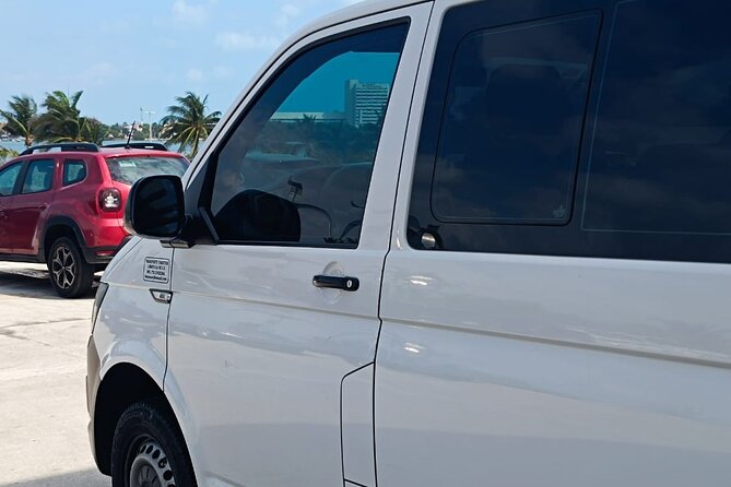 Private Transfer from Cancun Airport to Cancun Hotels 1-7 People - Finding Your Driver Fast at Cancun Airport (Terminal 2, 3, and 4)