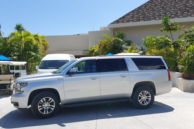 Private transfer round trip (Playa del Carmen) - What the transfer ride is like, Toyota Hiace comfort and a bilingual driver