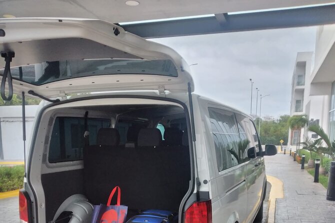 Private Transportation from the Airport to the Cancun hotel zone - Price for Up to 8 People, and How the Math Can Actually Work
