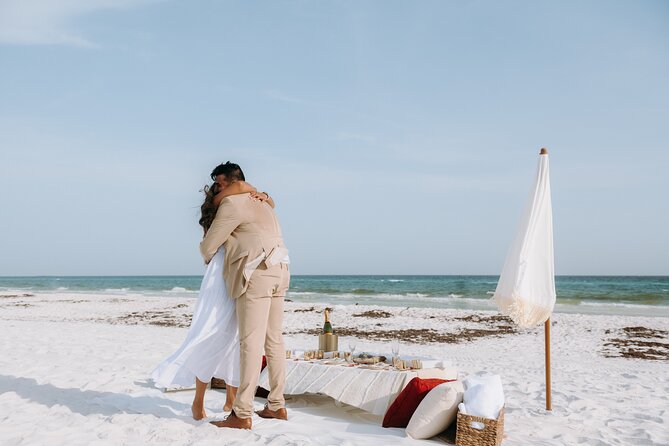 Private Vacation Photoshoot with Photographer in Cancun - Best For Couples, Families, and Proposals