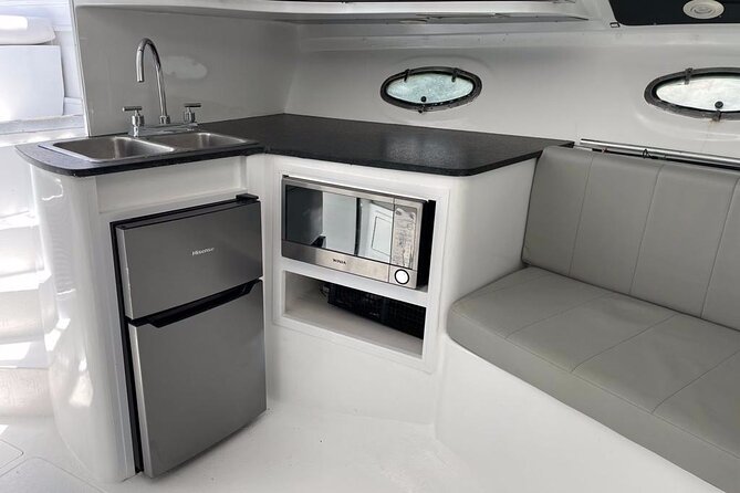 Private Yacht Cancun 42ft up to 8 people - Booking timing and what weather can change