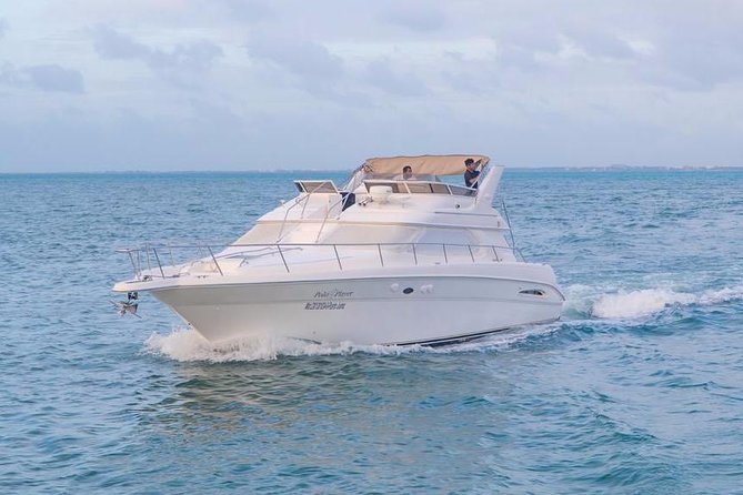 Private Yacht Rental Sea Ray 46ft Cancun 23P3 - Isla Mujeres and Playa Norte: why the anchoring part matters