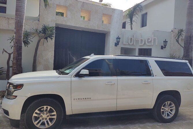 Puerto Morelos Luxury Transportation From & To Cancun Airport - A luxury van for up to 5, with comfort you actually notice