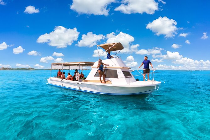 Puerto Morelos Snorkel, Town Walk, Tequila Tasting & Beach Lunch - Getting to the reef: what the small group setup feels like
