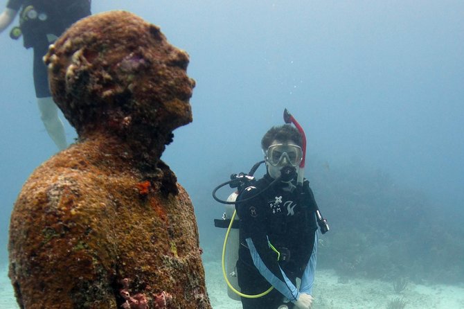 Scuba diving at MUSA the underwater museum for certified divers - Tank two at Manchones reef: switching from art to reef rhythm