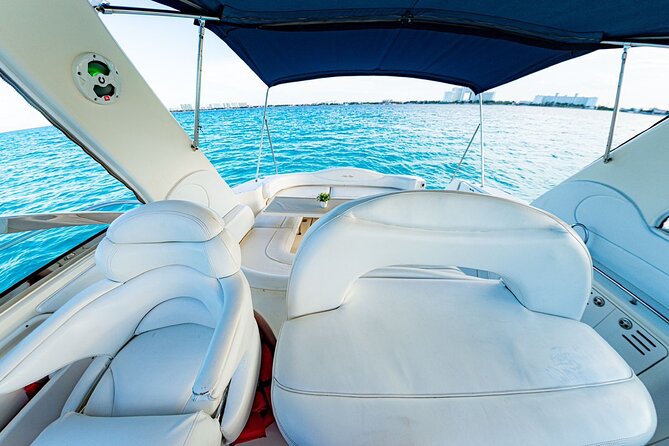 SeaRay 43ft Isla Mujeres, Snorkelling and more!! - On-board comfort: bathrooms, bottled water, and real snack-and-sip energy