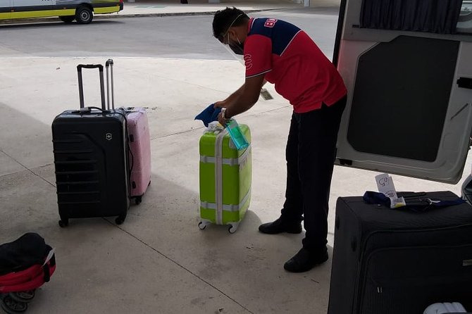 Shared transfer R/T VAN Apto-Muelle Ferry Isla Mujeres-Apto C/ Tickets Ferry - Comfort on the Van and What the WiFi Helps With