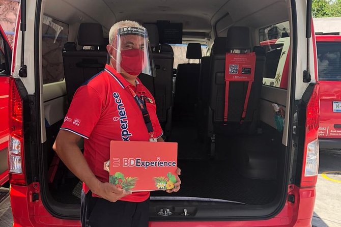 Shared transfer R/T VAN Apto-Muelle Ferry Isla Mujeres-Apto C/ Tickets Ferry - What Happens on the Isla Mujeres Side (And What Does Not)