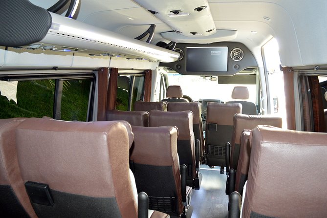 Shared Transportation From Cancun Airport to Playa Mujeres - Key things that make this transfer work