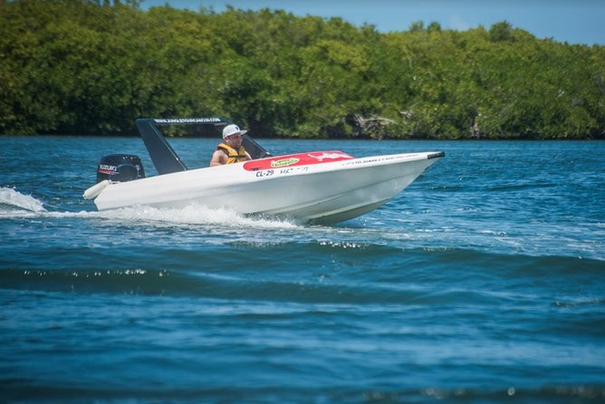Speedboat and snorkel tour: Single Passenger Boat - Stop 1: snorkeling coral reefs and Cancun Underwater Museum