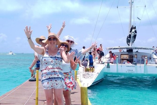 Splendid Isla Mujeres Catamaran: drinks and fun all day! - Icebar in Isla Mujeres at -18°C: worth it for photos and novelty