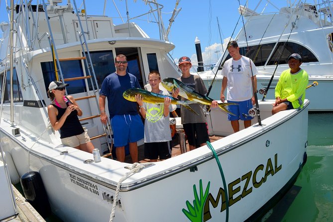 Sport Fishing at the Caribbean Sea. Enjoy an amazing time with friends & family - When the bite is slow: what a good crew can still deliver