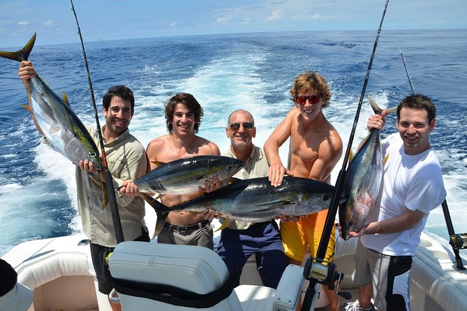 Sport Fishing at the Caribbean Sea. Enjoy an amazing time with friends & family - Communication and timing: the one thing to double-check