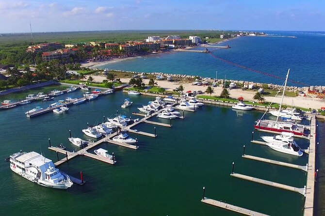 Sport Fishing at the Caribbean Sea. Enjoy an amazing time with friends & family - Out on the water: how trolling and bottom fishing shape the day