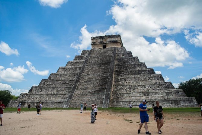 The best tour in Chichén Itzá, Valladolid and Cenote - Chichén Itzá with a guide who explains what you’re seeing