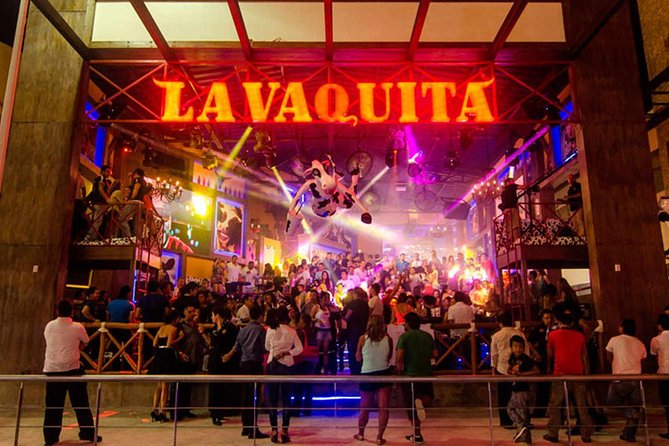 The little cow - La Vaquita Cancun nightlife, timed for a full party window