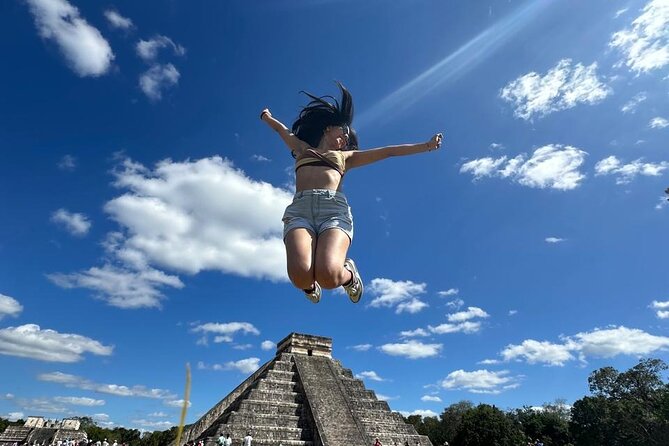 Tour Chichen Itza 2 Cenotes Suytun and Ik-kil - Getting There: The Air-Conditioned Bus Day and Realistic Timing