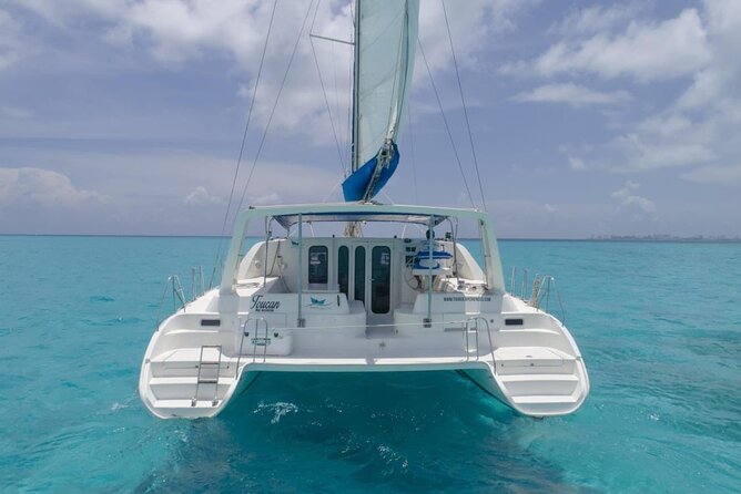 Tour Isla Mujeres Premium - Stop 5, Isla Mujeres: a two-hour taste, possible sandbank, and party energy