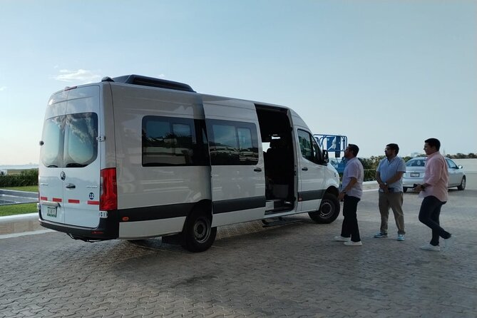 Transfer from Cancun airport to Cancun hotel zone 1 to 8 people - Where you end up: Hotel Zone 1 to 8, and the hotel-not-ready issue